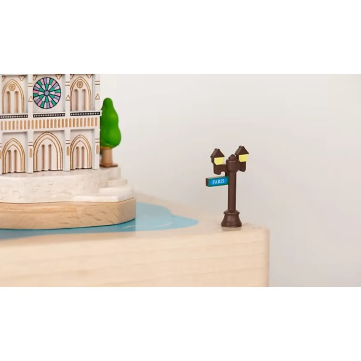 Boîte à musique - Notre Dame de Paris n°78