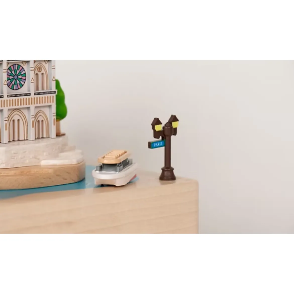 Boîte à musique - Notre Dame de Paris n°78