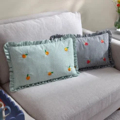 Coussin Les fruités brodé Fraises - 30 x 50 cm