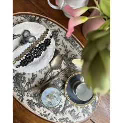 Set de table ovale Offrande à l'amour - Toile de Jouy