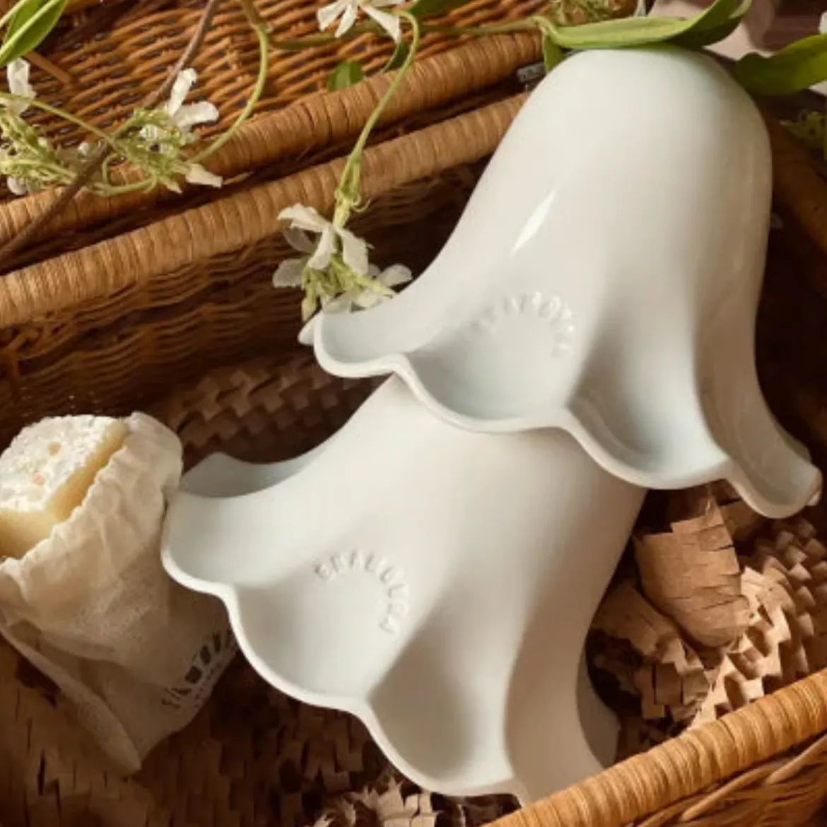 Suspension en applique Lili en Porcelaine biscuit