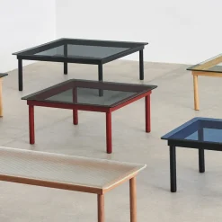 Table basse Kofi Chêne Massif Rouge Grange & Verre Teinté Gris - l 80 x L 80 x h 36 cm