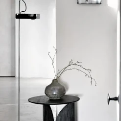 Table d'appoint Fin en teck noir verni - Ø 50 cm